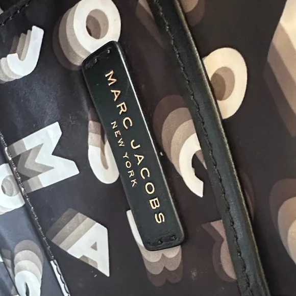 Marc Jacobs Flash Printed Crossbody Bag - Picture 2 of 15